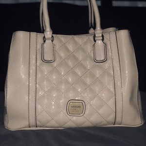 Guess Purse used only once in very good condition
